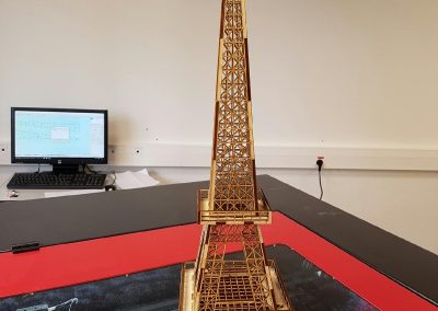 Réalisation découpe laser bois Tour Eiffel